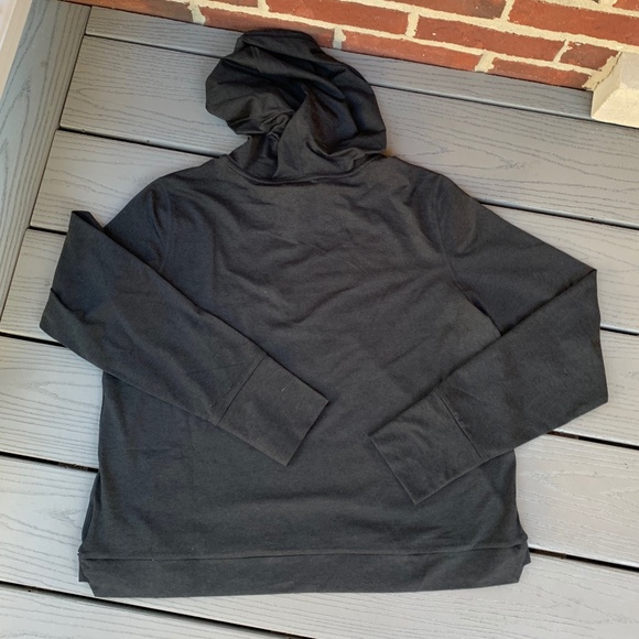 Vuori Halo Essential Hoodie and Vuori Daily Legging Set - Picture 5 of 16